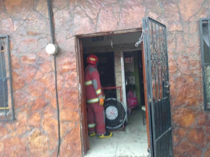 En Veracruz, se incendia vivienda en colonia Cristobal Colón