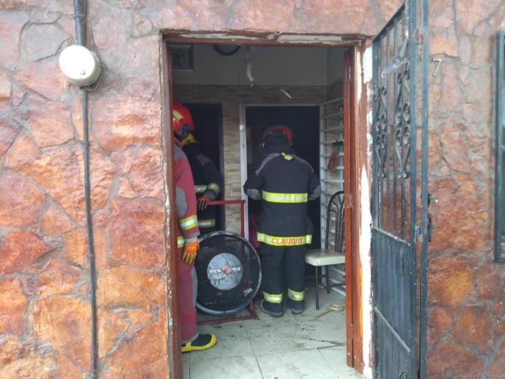 En Veracruz, se incendia vivienda en colonia Cristobal Colón