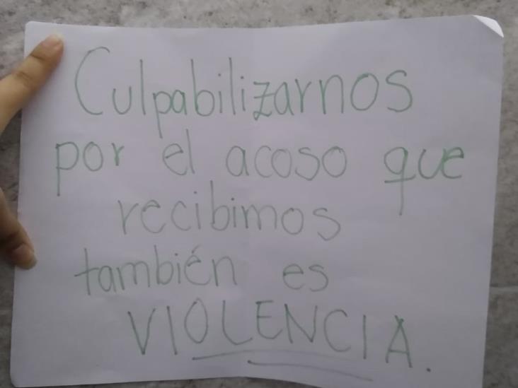 Alumnas del Bachillerato Vespertino se manifiestan contra acoso escolar