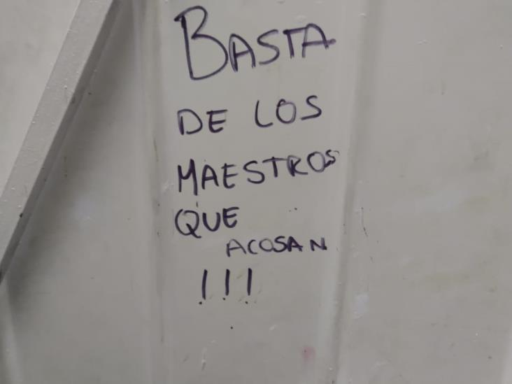 Alumnas del Bachillerato Vespertino se manifiestan contra acoso escolar