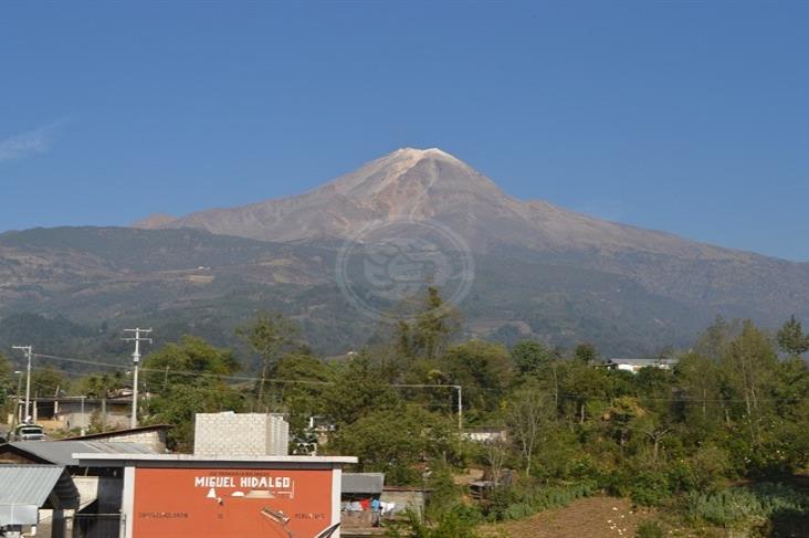 Llaman a cuidar el Pico de Orizaba; deforestación es grave