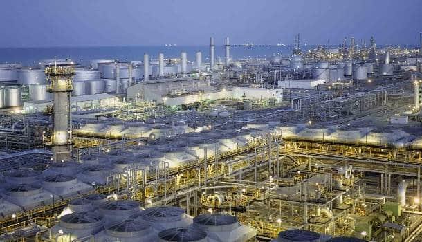 Arabia Saudita inicia guerra petrolera: baja sus precios y alza producción de crudo