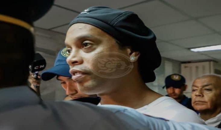 Presos paraguayos fichan a Ronaldinho para torneo interno de detenidos
