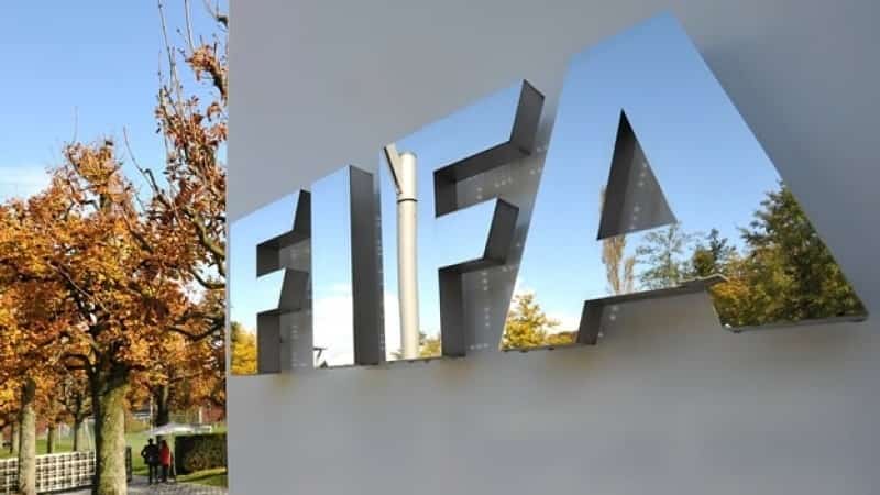 FIFA recomienda suspender todos los partidos internacionales