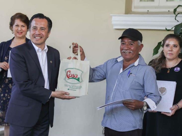 Entrega gobernador a empresas la certificación de marca “Hecho en Veracruz”