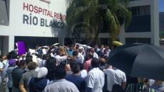 Acusan amenazas y falta de equipo en Hospital de Río Blanco