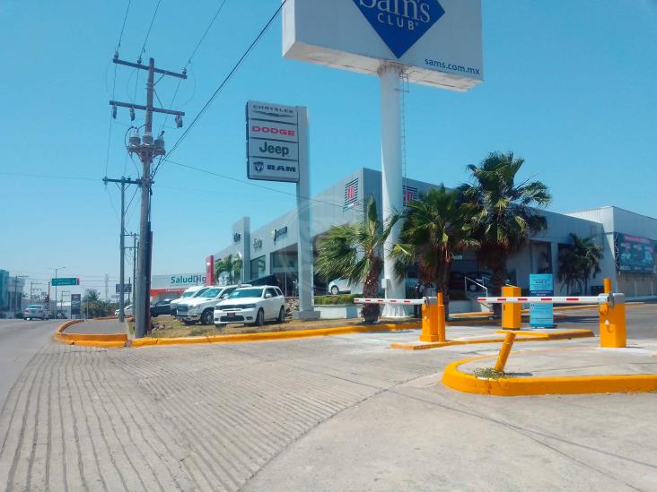 En Veracruz, sujetos armado despojan a cuentahabiente de dinero y camioneta