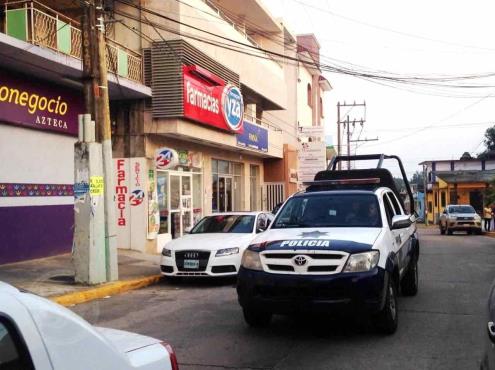 Salvadoreño intenta robar en farmacia de Acayucan
