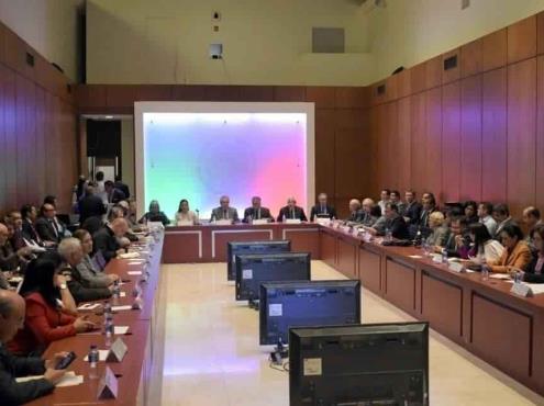 Consejo de Salubridad sesiona en Palacio Nacional