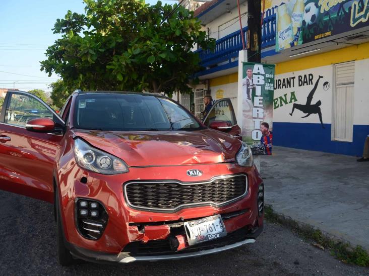 Joven repartidor resulta lesionado tras colisionar contra camioneta en Veracruz