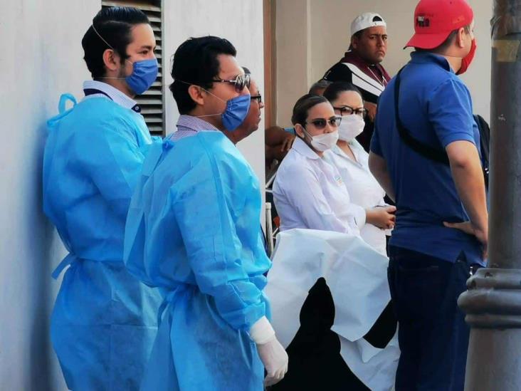 Fallece hombre de la tercera edad en las afueras de una clínica en Veracruz