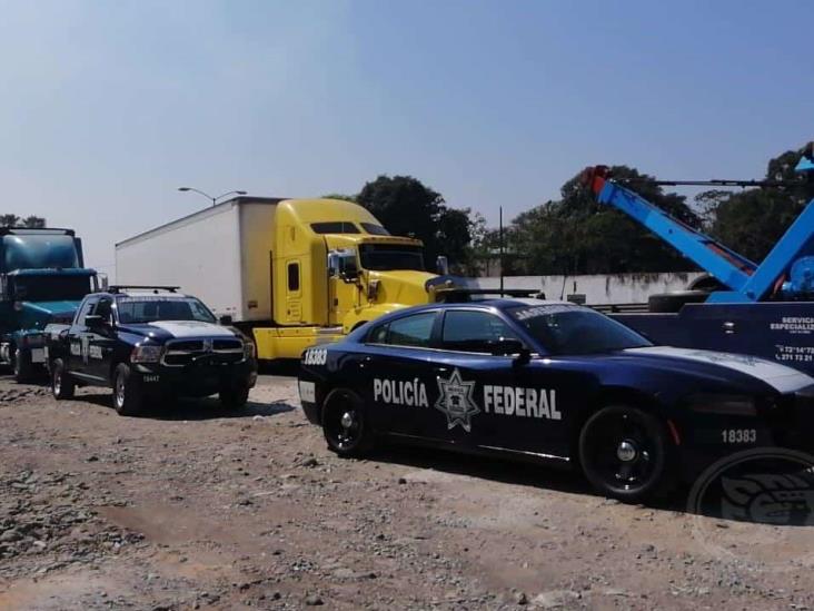 Frustra Policía Federal robo de tráiler en la Córdoba-Orizaba