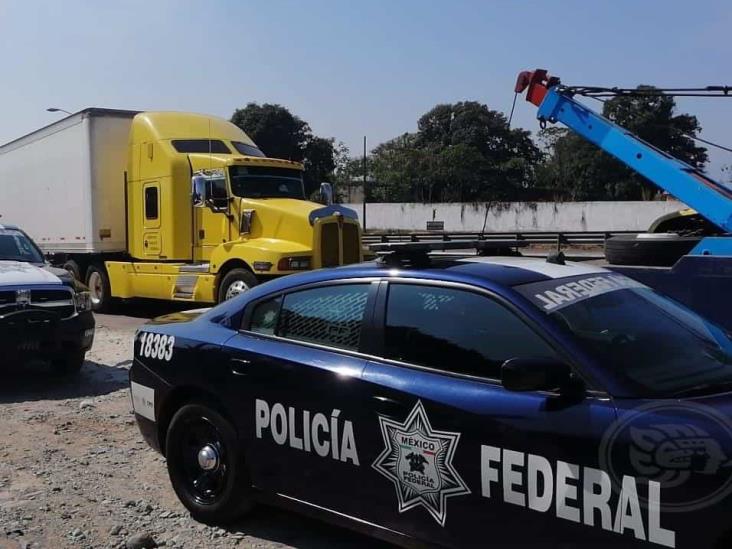 Frustra Policía Federal robo de tráiler en la Córdoba-Orizaba