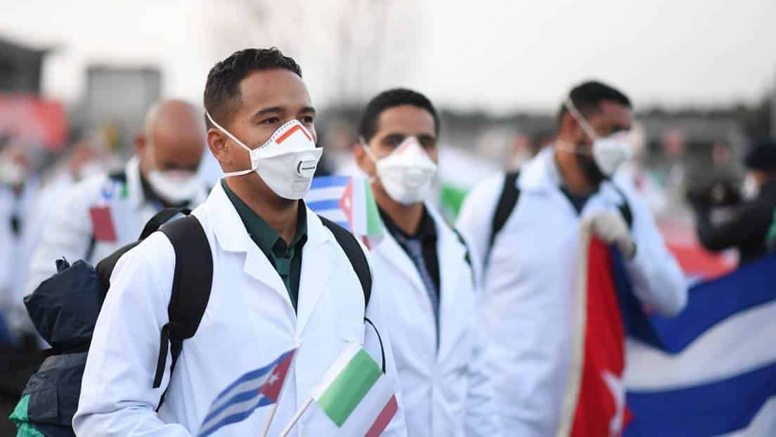 México podría solicitar médicos cubanos para enfrentar pandemia