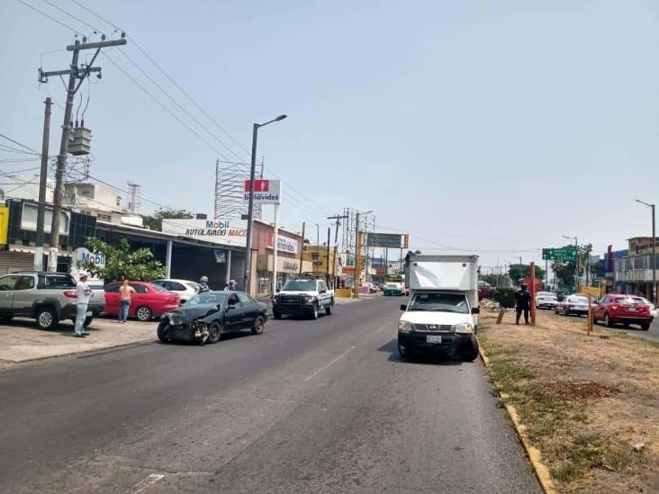 Dos unidades particulares se impactan en calles de Veracruz