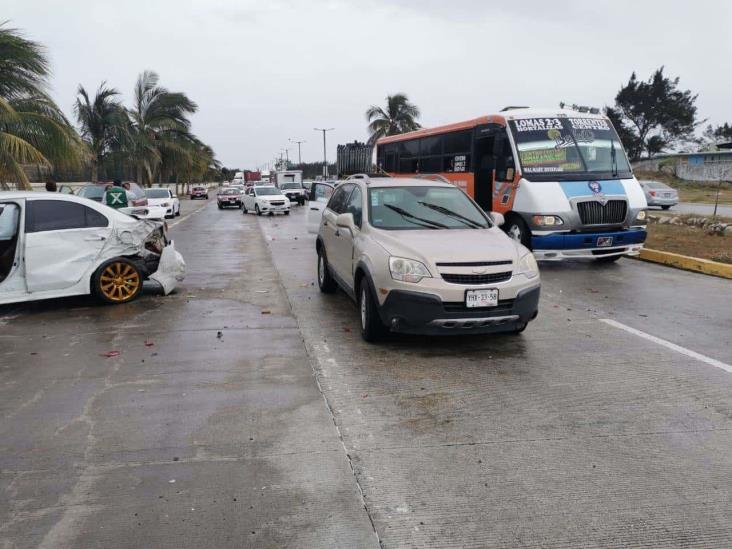 Registran carambola de siete unidades; deja 1 persona herida y cuantiosos daños