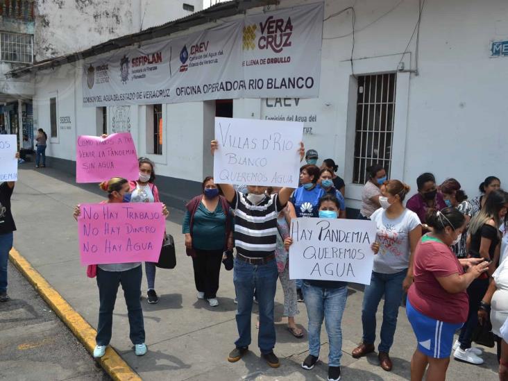 Ciudadanos de Río Blanco se manifiestan ante falta de agua