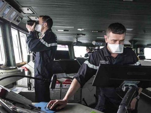 Francia investiga mil casos de coronavirus en portaaviones