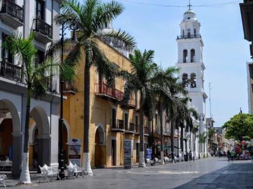 Ante COVID-19, luce fantasma el Centro Histórico de Veracruz