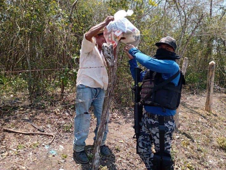 En feudos del PAN, narco entrega más despensas en Veracruz