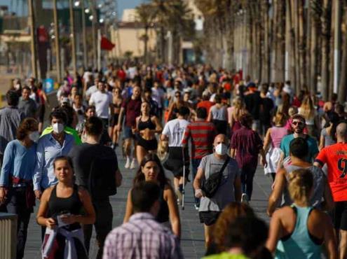 Termina prohibición de ejercicio al aire libre; españoles se apoderan de las calles