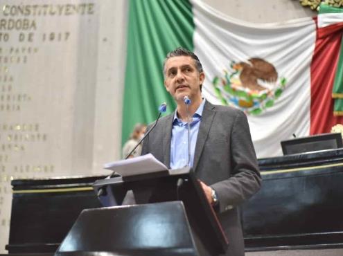 Pide Víctor Vargas sancionar agresiones y discriminaciones contra personal médico