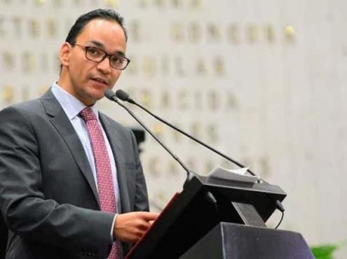 Renuncia Rodrigo García Escalante a la bancada del PAN