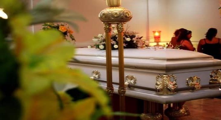 Ofrecen servicios funerarios a baja costo para víctimas del coronavirus