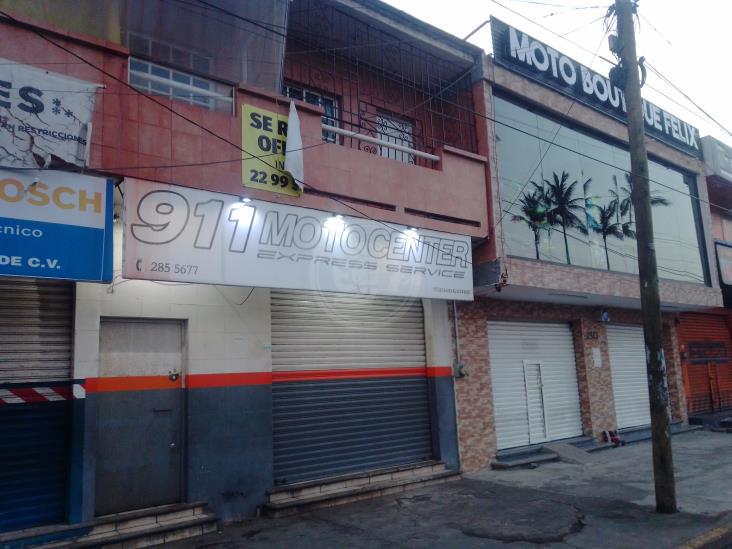 Trabajadores de Veracruz, roban mercancía de tres negocios