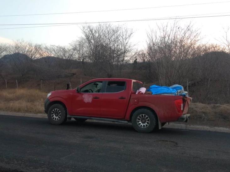 Abandonan camioneta con 12 cadáveres en Michoacán