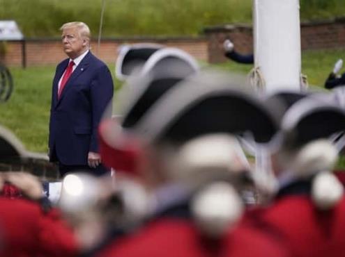 En el Día de los Caídos, Trump defiende su decisión de jugar golf