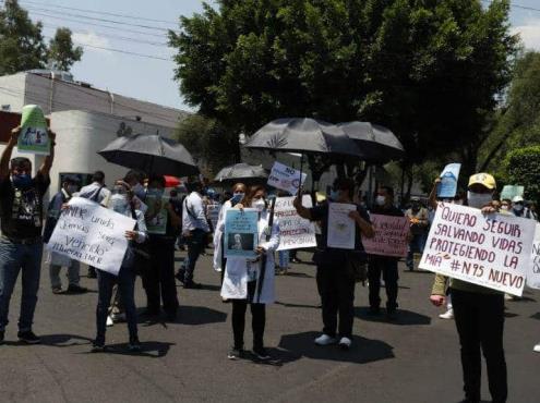 Personal médico del INER protestan por falta de equipo contra Covid-19