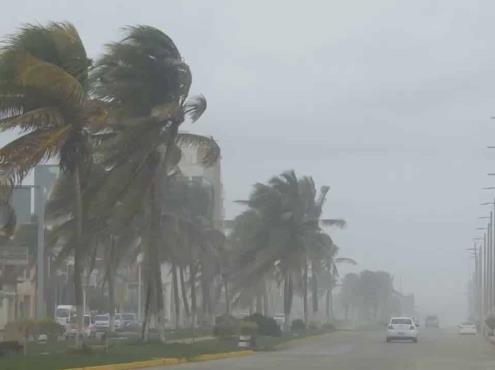 Dejará Cristóbal lluvias a su paso por Veracruz; SPC en alerta