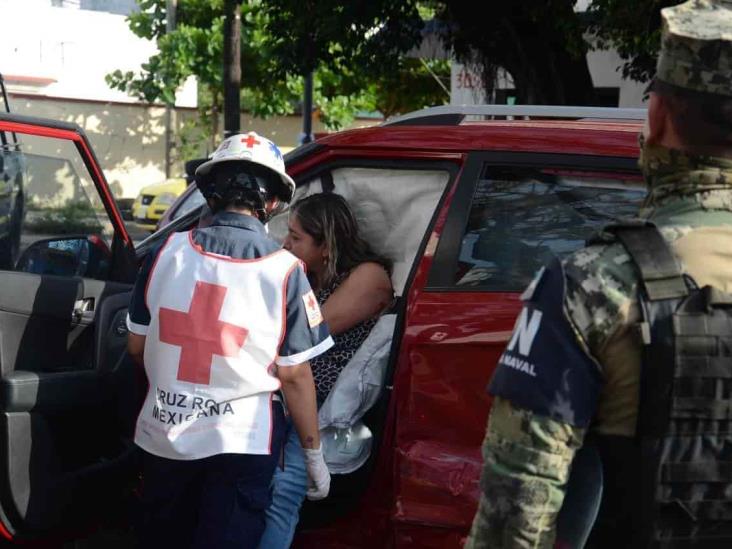 Se registra fuerte accidente automovilístico en calles de la colonia Centro