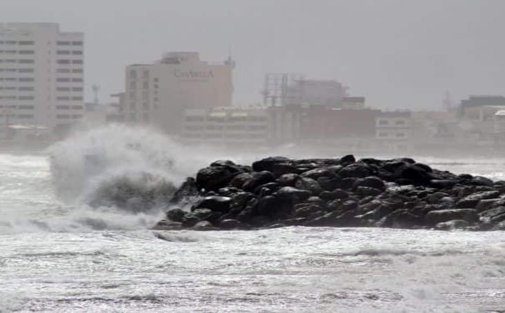 Tormenta tropical podría aumentar crecimientos en ríos y oleaje en costas de Veracruz