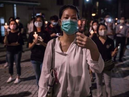 Miles desafían la prohibición de la vigilia de Tiananmen en Hong Kong