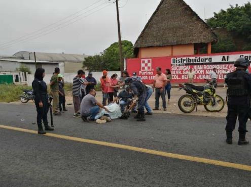 Ganadero embiste con su camioneta a motociclista en San Juan