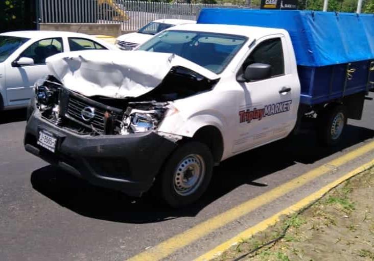 Se registra accidente sobre carretera Veracruz-Xalapa; deja solo daños materiales