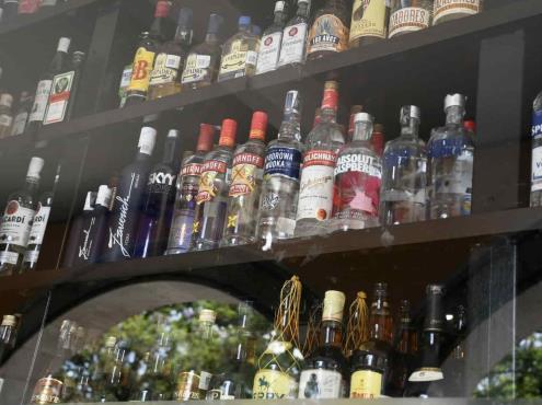 Consumo de alcohol ha subido en Xalapa durante cuarentena