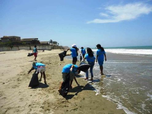 Realizan limpia de playas en Boca del Río
