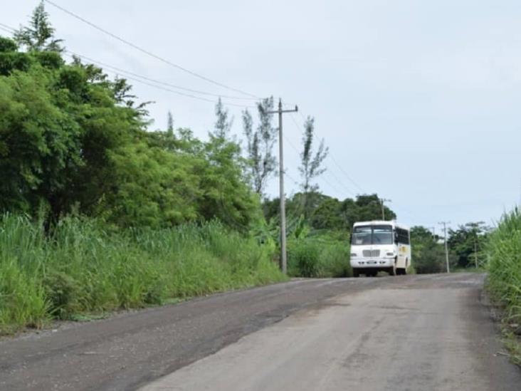 Urge rehabilitación  de la carretera  Acayucan - Soteapan 