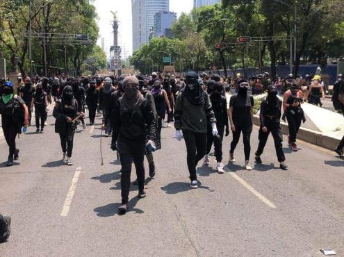 Manifestantes protestan contra abuso policial en CDMX