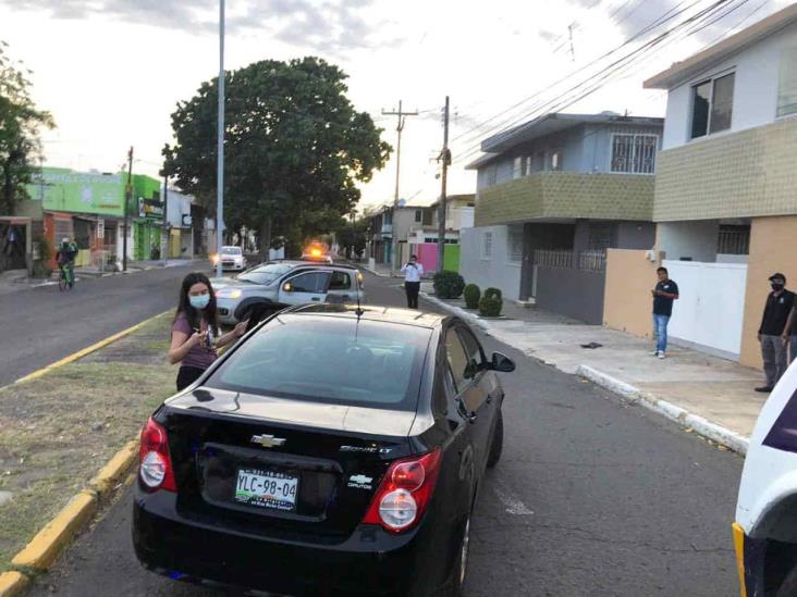 Se registra accidente automovilístico entre dos vehículos particulares en Veracruz