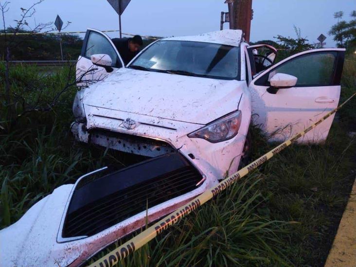 Fallece conductor al chocar con poste en carretera Veracruz Xalapa