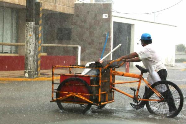 FF y sistemas inestables dejan lluvias en Veracruz; emiten Alerta Gris