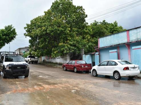 Aseguran coche robado en barrio Zapotal de Acayucan