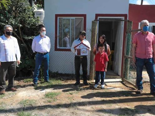 Entrega Gobierno del Estado 176 viviendas a familias de zonas de atención prioritaria