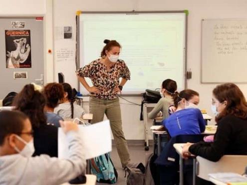 Cierra París dos escuelas recién abiertas por nuevos casos de Covid-19