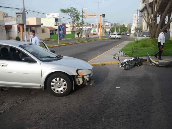 Dos personas lesionadas y cuantiosos daños materiales registra accidente en Veracruz