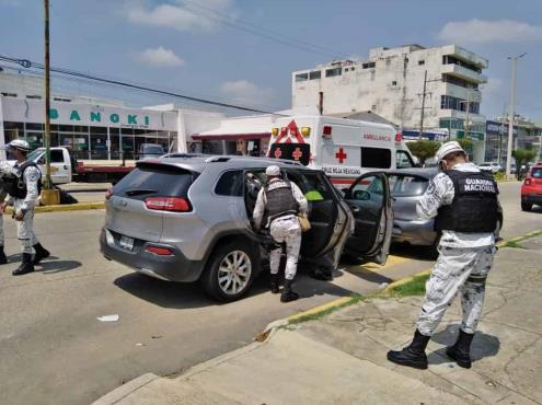 Por descompensación, mujer sufre accidente de auto en Coatzacoalcos